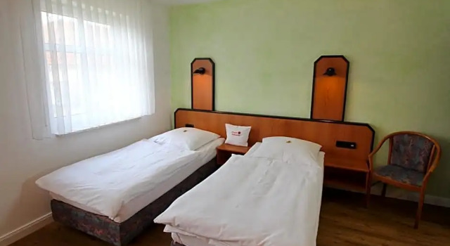 Hotel & Restaurant am Rosenhügel, Buchen Sie Hotel Hotels & Unterkünfte in Grabfeld, Hotel