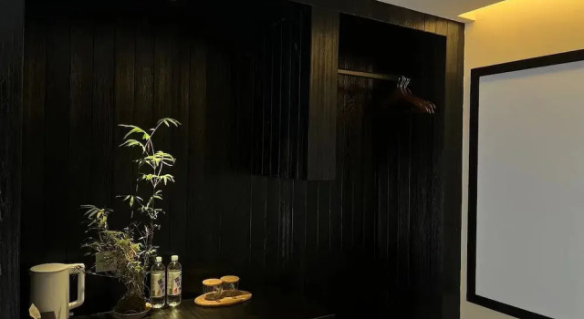 Номер Business PlayHome-Seeing the Soul's Retreat