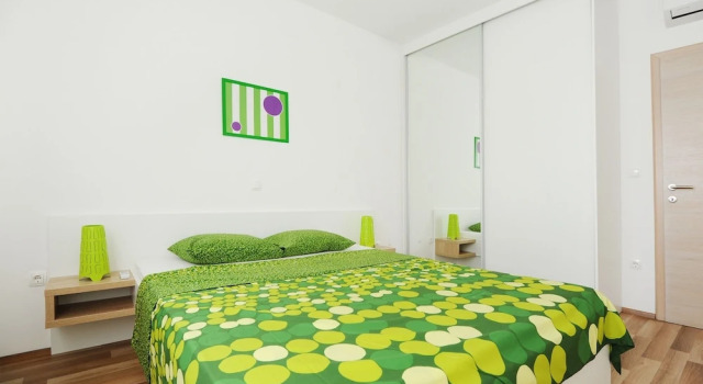 Апартаменты Comfort с 2 комнатами с балконом и с частичным видом на море Apartments Hills