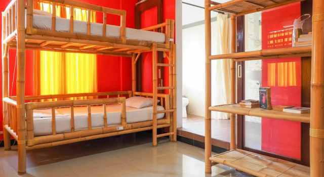 Кровать в общем номере (женский номер) Lagas Hostel