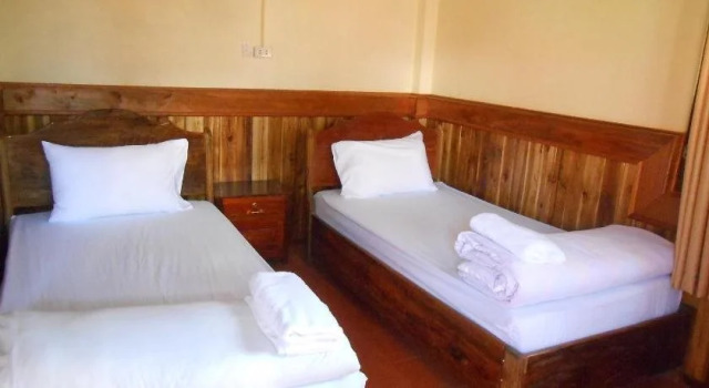 Zuela Guesthouse, Rezerwuj Hotel Hotele w Luang Namtha z parkingiem, Parking