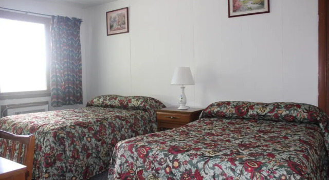 Green Valley Motel, Varaa Motelli Hotellit New England uima-altaalla, Uima-allas