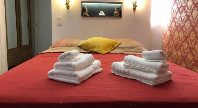 Номер Deluxe Love Nest Versailles - Unique Louis XIV decoration - Calm location right IN city center