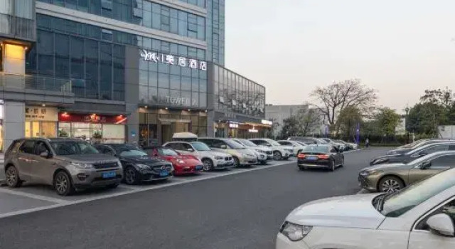 Haisiyue Island Apartment（ Guangzhou Yuzhu Port Sanxi Subway Station Store）, Rezervasyon Daire Guangdong otoparklı oteller, Otopark