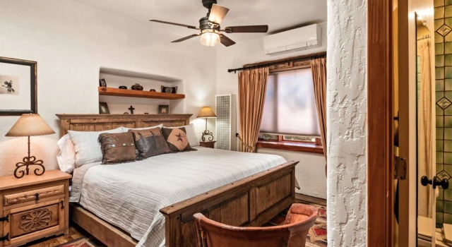 Amor - Historic Adobe in the Heart of The Railyard and Downtown Santa Fe, Hot Tub, Varaa Lomakoti Santa Fe New Mexico