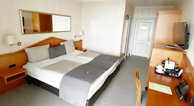 Номер Comfort с балконом Schlosshotel Kassel