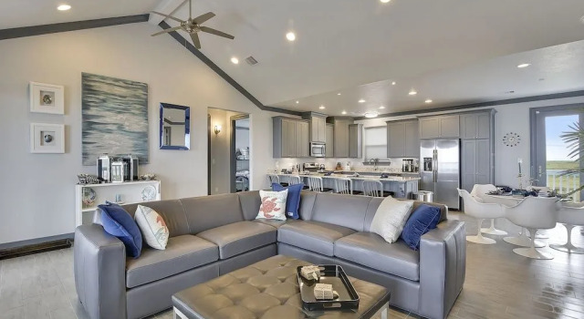 Honu Beachfront by Ryson Vacation Rentals, Rezerwuj Dom wakacyjny Wille w Houston, Willa