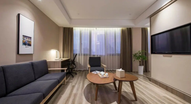 Люкс Superior Ningbo Tianyi Square Atour Hotel