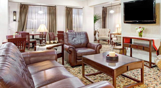 Ramada by Wyndham West Memphis, Prenota Hotel Hotel economici a Ozark