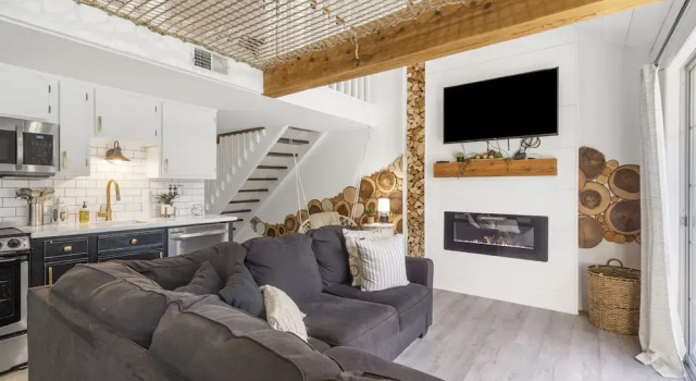 Апартаменты Tranquil Treehouse Loft - Golf Course Views