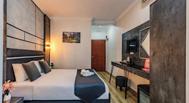 La Pazza Taksim Suit Hotel, Забронировать Отель Стамбул Мраморноморский регион, рядом с Станция метро «Таксим» — Выход к парку Гези