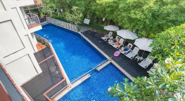 Двухместный номер Superior с видом на бассейн Aonang All Seasons Beach Resort