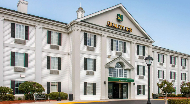 Quality Inn Pooler - Savannah I-95, Rezerwuj Hotel Hotele w Savannah z parkingiem, Parking