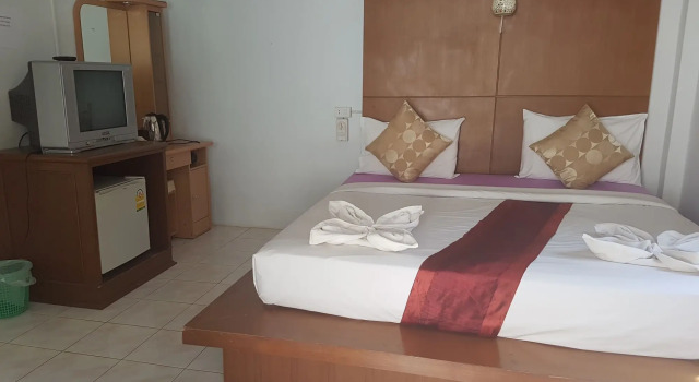Lanta Paradise Beach Resort