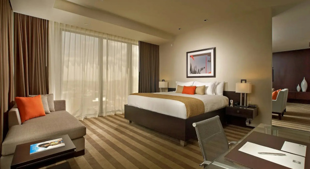 Люкс EB Hotel Miami Airport