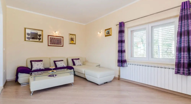Вилла с 4 комнатами с красивым видом из окна Villa Dragić