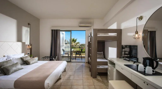 Четырёхместный номер Gouves Bay by Omilos Hotels