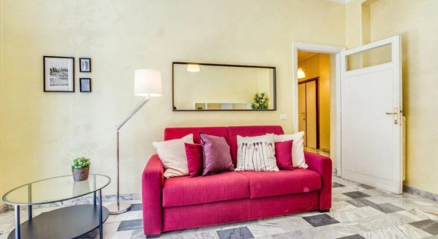 Cosy 2 bed Flat Near San Giovanni