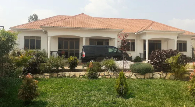 Driftwood Apartments - Nakwero, Book Apartment Kampala 