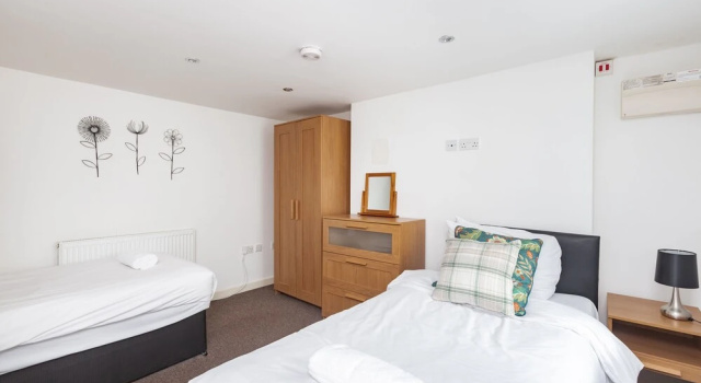 Sunny Terrace, 3-bed House in Maidstone, Book Hotel 3-stjernede hoteller i Kent, 3*