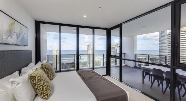 Номер Standard с 2 комнатами с балконом и с видом на океан Qube Broadbeach