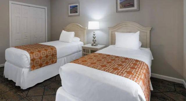 Люкс с 2 комнатами Sandpebble Beach Club Surfside Beach a Ramada by Wyndham