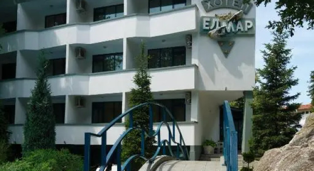 Семейный номер Standard с балконом Elmar Hotel