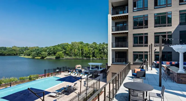 Kings Point Lux Suites, Rezervasyon Otel Great Neck Long Island