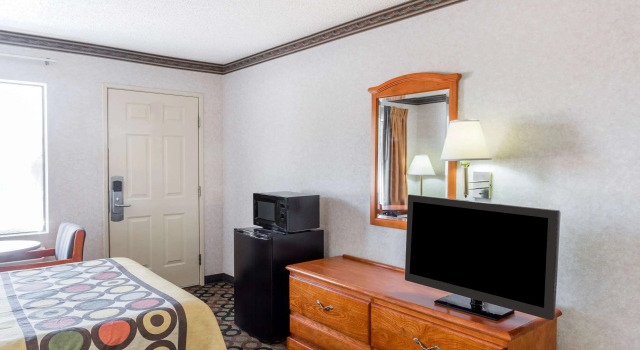 Super 8 by Wyndham Ashburn