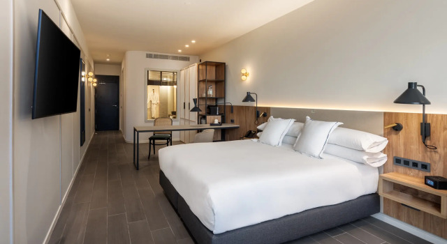 LIVVO Lumm Hotel 