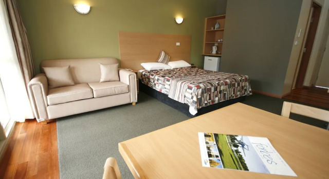 Номер Executive с балконом Forbes Victoria Inn