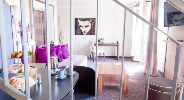 Апартаменты Comfort c 1 комнатой с балконом 24hours Apartment Hotel
