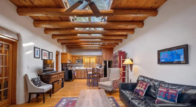 Коттедж c 1 комнатой Casa Encantador - True Santa Fe Flavor and Location