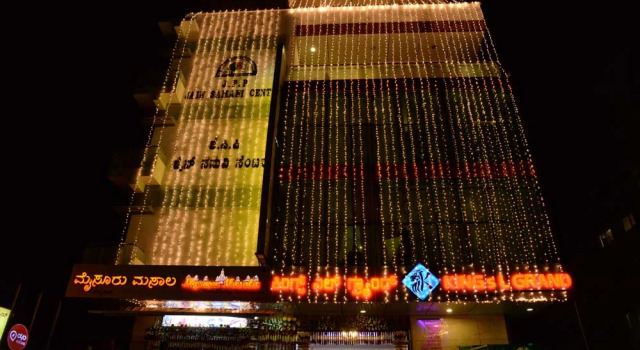 Hotel Kings L Grand, Mysore, Забронировать Отель Отели Майсур с завтраком, Завтраки