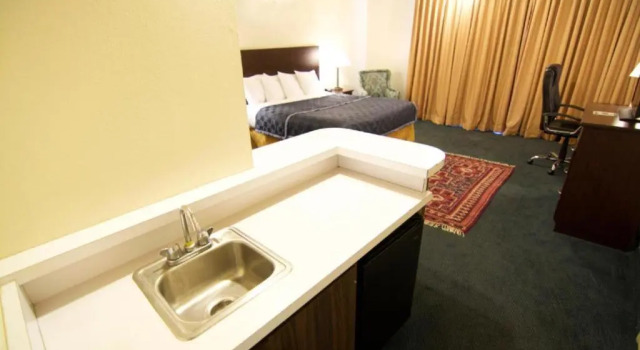 Номер Deluxe Royal Plaza Inn