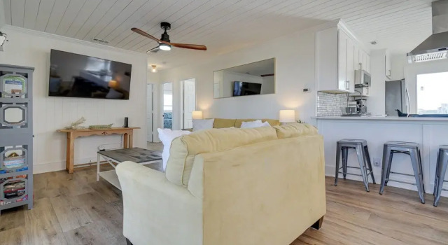 Holden Beach Home on Intracoastal Waterway Canal!, Забронировать Дом для отпуска Холден-Бич Северная Каролина