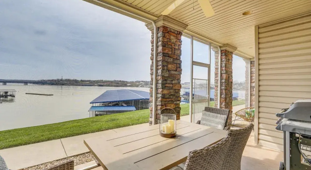 Апартаменты Furnished Porch, Resort Pools! Lands End Condo