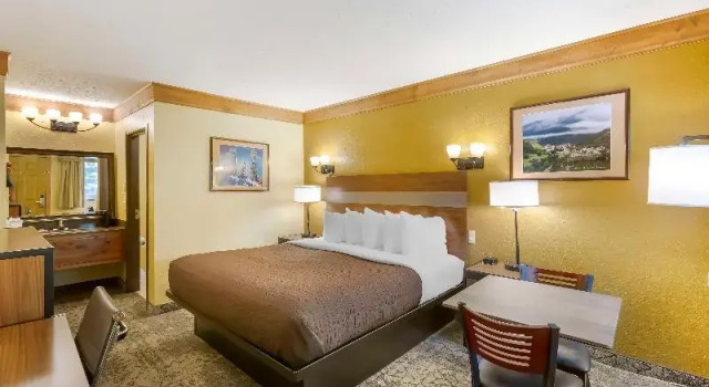 Номер Standard с балконом Best Western Rivers Edge