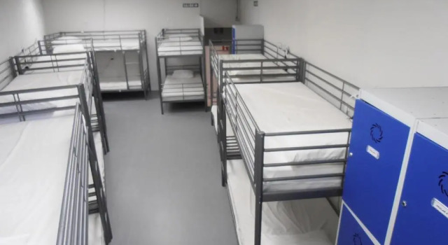 Кровать в общем номере Plaza Catedral hostel