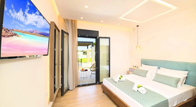 Villa Solaris Heated Pool & Hot Tub, Забронировать Вилла Отели Георгиуполиса с парковкой, Парковка