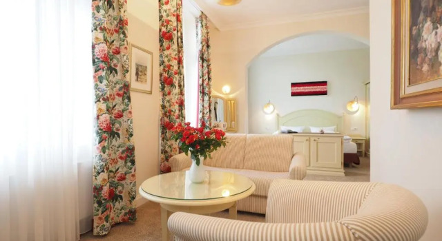 Номер Deluxe Strandhotel Heringsdorf mit Soleaußenpool 30 Grad