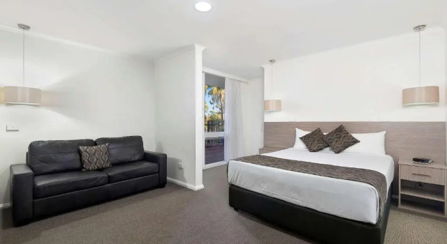 Трёхместный номер Deluxe с видом на бассейн Econo Lodge Mildura