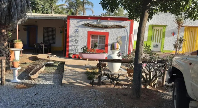 Kai-Oms Backpackers Lodge