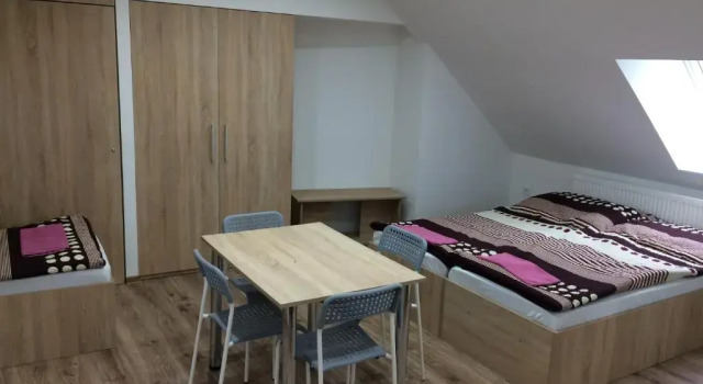 SUNNY Apartman, Rezervovat Apartmán Hotely v Nitriansky kraj s parkováním, Parkování