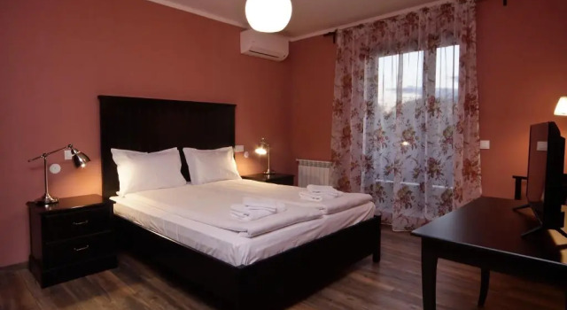 Esterra Vini Guest House, Reservar Casa de hóspedes Brestovitsa Plovdiv