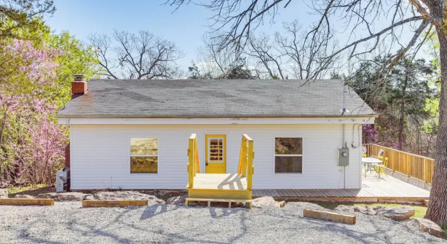 Коттедж с 2 комнатами Arkansas Cabin w/ Deck < 1 Mi to Norfork Lake