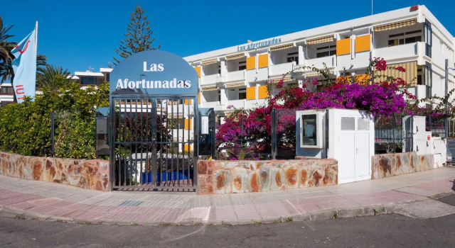 Las Afortunadas, Забронировать Отель Отели Плайя дель Инглес с бассейном, рядом с Экуменический храм Эль-Сальвадор, Бассейн