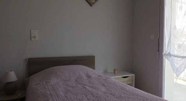 Трёхместный номер Standard с балконом и с видом на сад Chambre dhôtes Champagne Laval Louïs