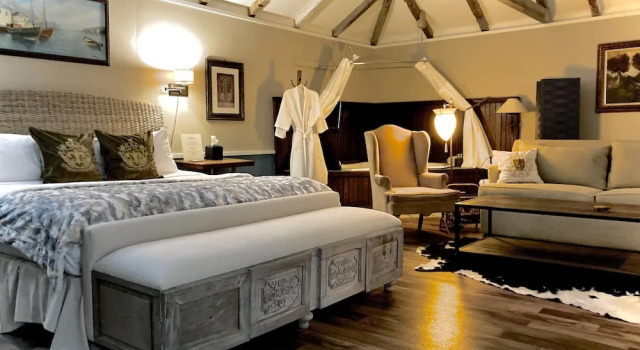 Люкс с балконом Coppersmith Inn Bed And Breakfast