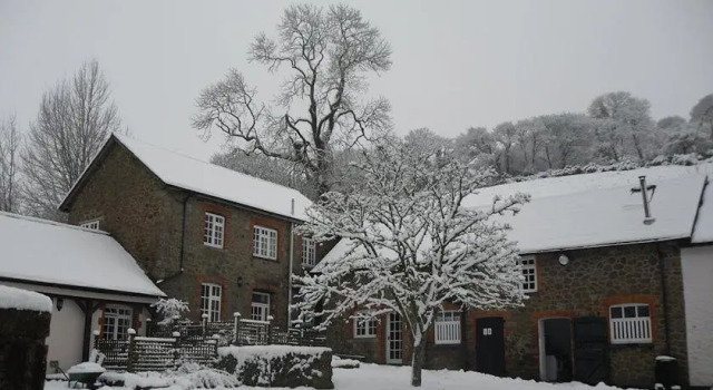 Budleigh Farm Cottages, Book Landbrugsophold Hoteller i Dartmoor med pool, Swimmingpool